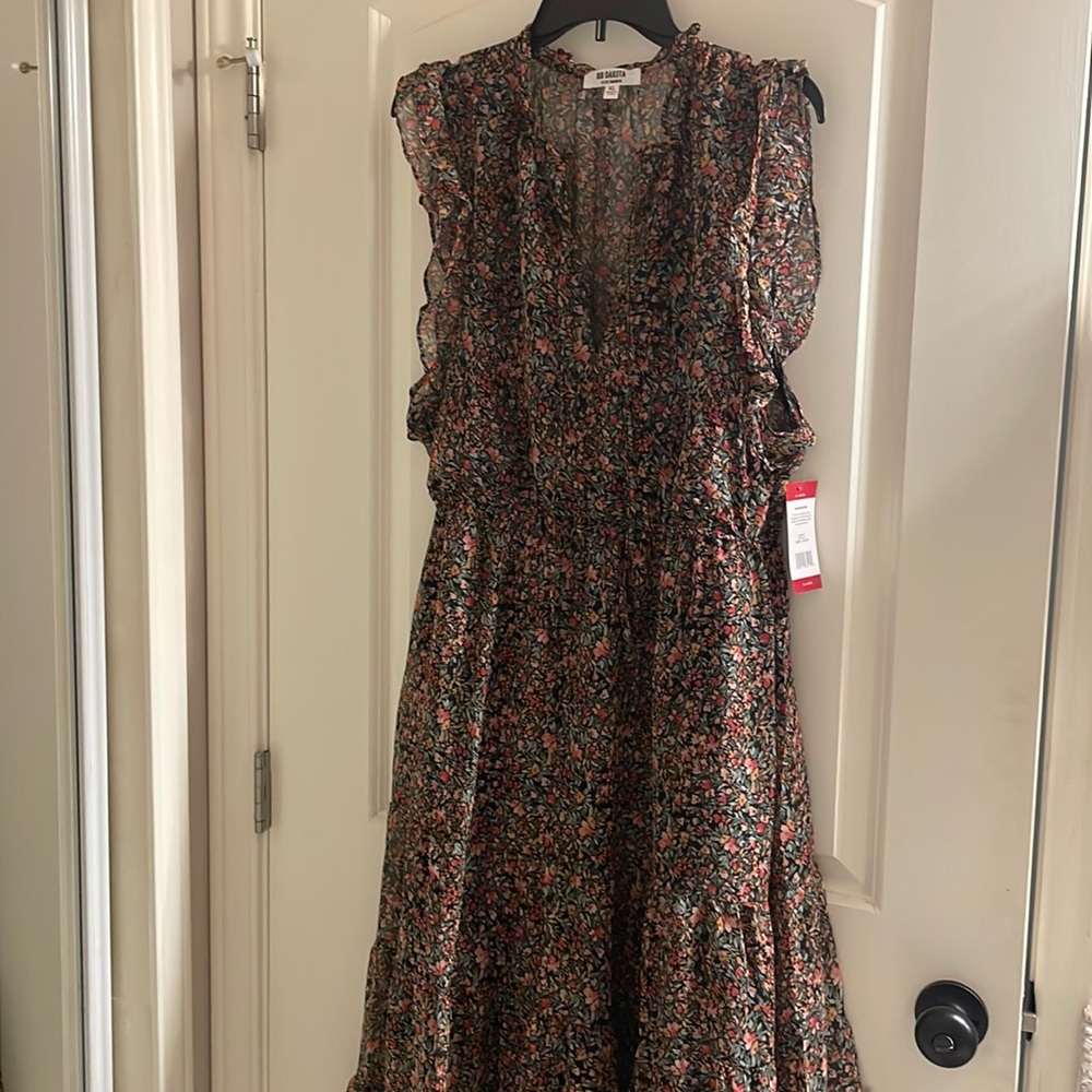 Beautiful stylish midi dress!